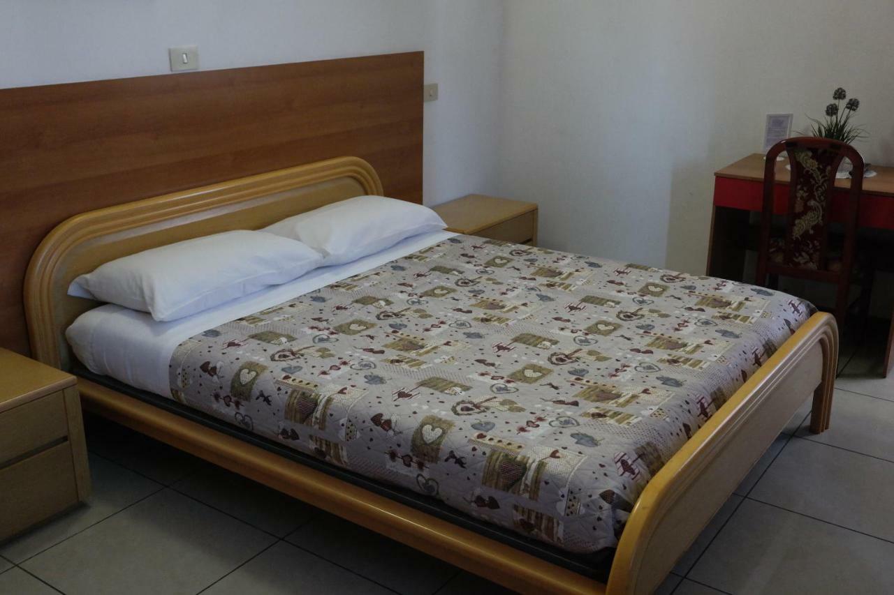 Hotel Houston Livorno - Struttura Esclusivamente Turistica - Not For Business Or Workers Luaran gambar