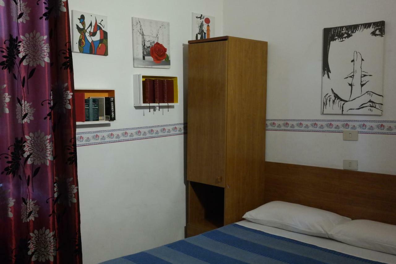 Hotel Houston Livorno - Struttura Esclusivamente Turistica - Not For Business Or Workers Luaran gambar