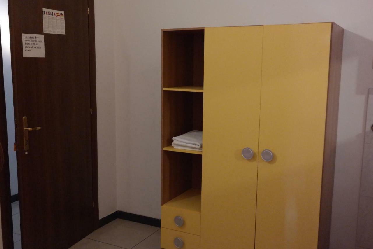 Hotel Houston Livorno - Struttura Esclusivamente Turistica - Not For Business Or Workers Luaran gambar