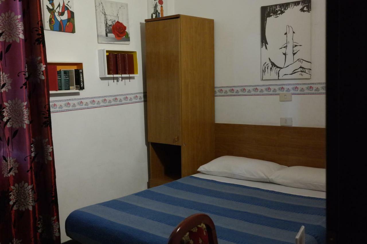 Hotel Houston Livorno - Struttura Esclusivamente Turistica - Not For Business Or Workers Luaran gambar