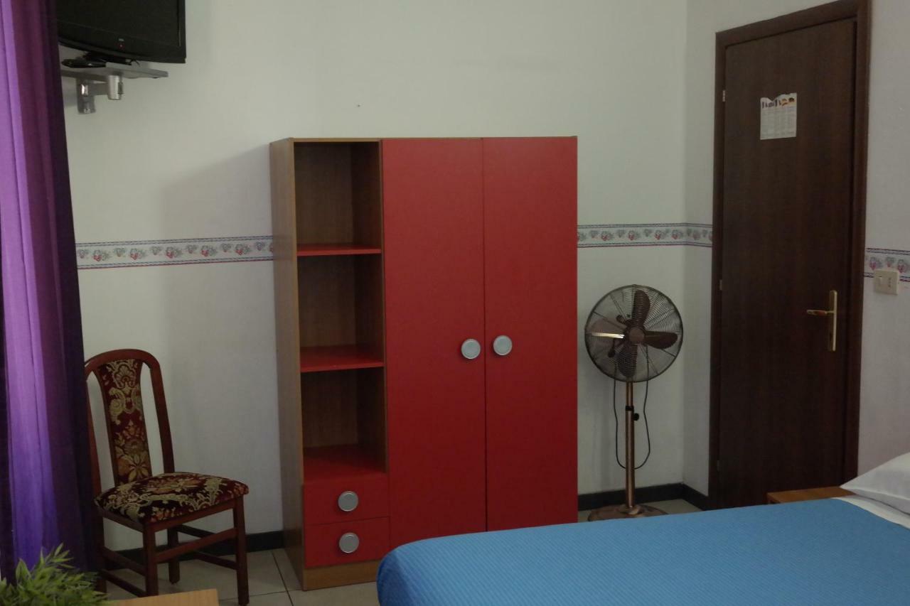 Hotel Houston Livorno - Struttura Esclusivamente Turistica - Not For Business Or Workers Luaran gambar
