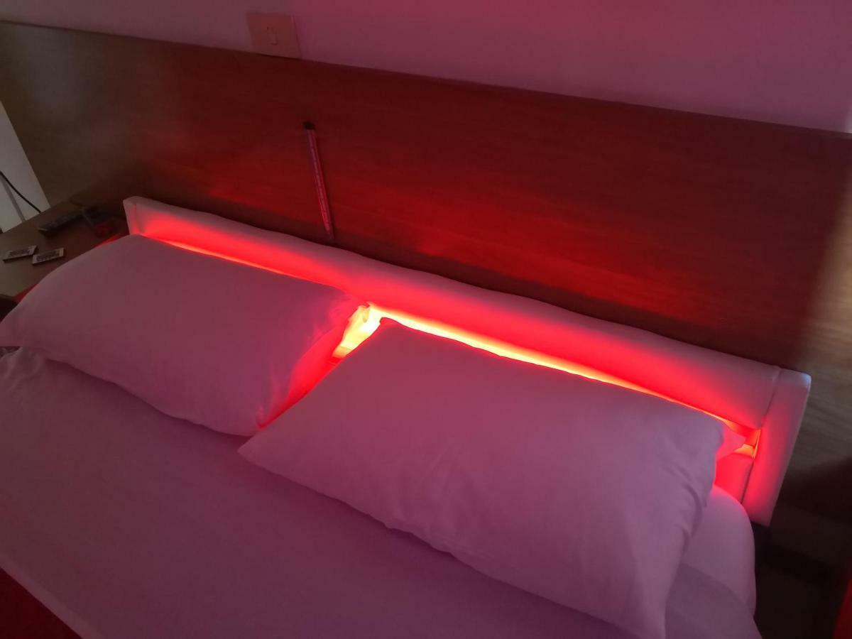 Hotel Houston Livorno - Struttura Esclusivamente Turistica - Not For Business Or Workers Luaran gambar